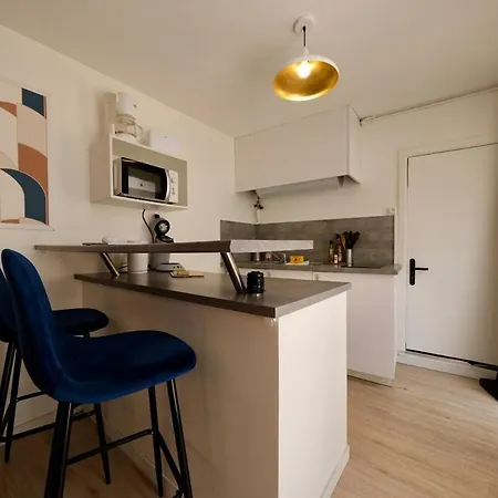 - Independant Avec Cour アパート *