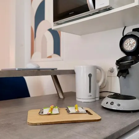 - Independant Avec Cour * ルーアン