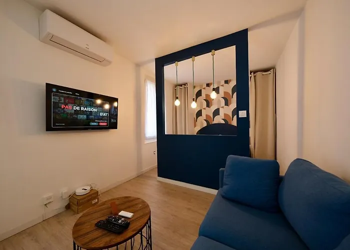 - Independant Avec Cour Apartment