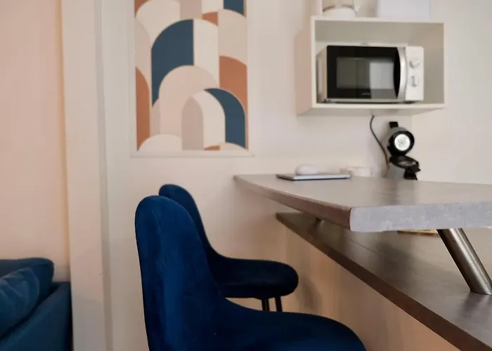 - Independant Avec Cour Apartment