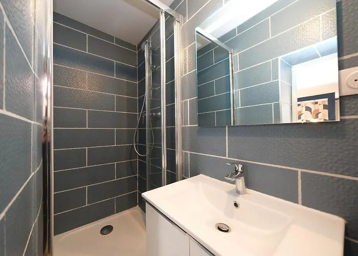 - Independant Avec Cour * Rouen